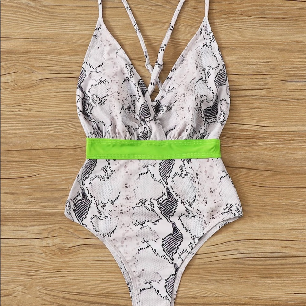 NWOT Snakeskin Print Crisscross Open Back Swimsuit